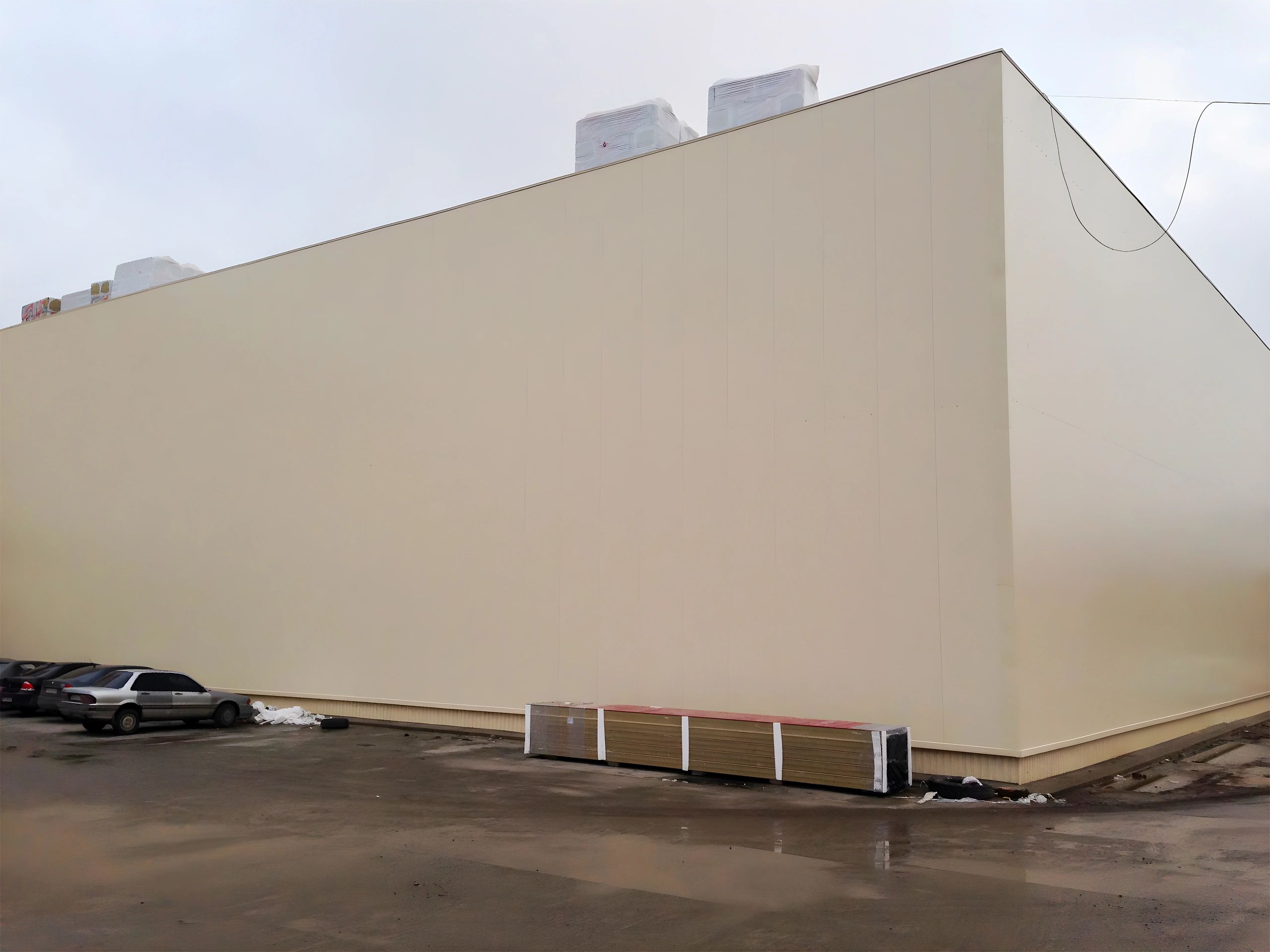 Commercial building exterior suited for waterproof coating solutions